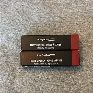 ✅MAC Cosmetics Matte Lipstick - Chili and Russian Red.